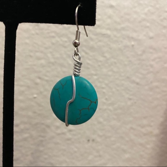 Earrings - Picture 4 of 6